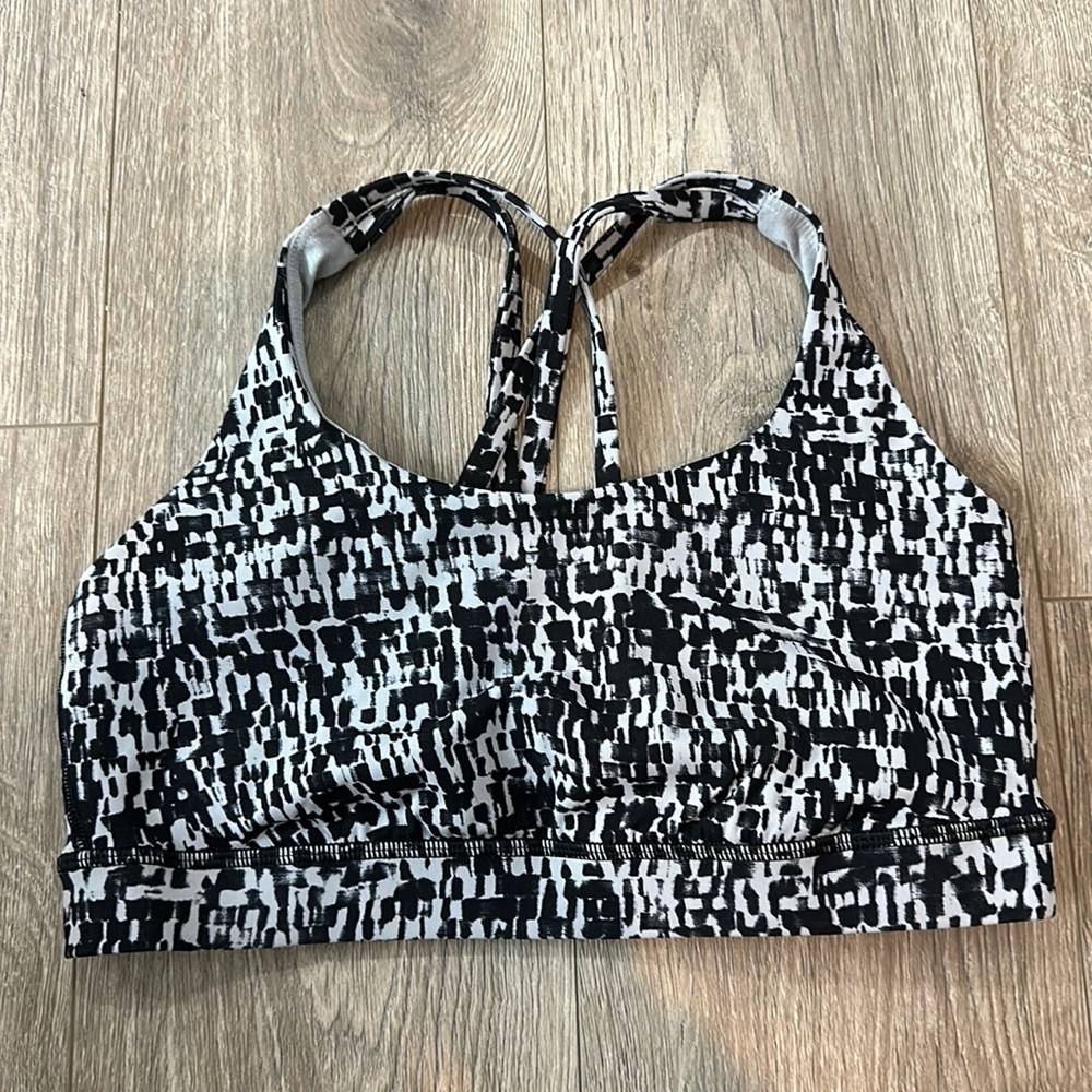 Lululemon Energy Bra D cup, minimal wear.